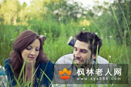 当男人真正爱一个人时,至少比那些花言巧语哄你的男人更爱你