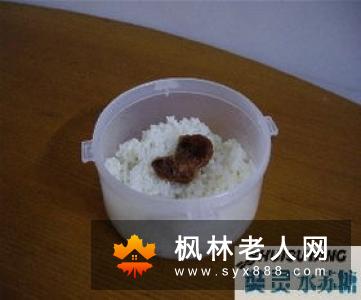 夏天多饮水少憋尿预防尿路感染的食疗方法也不错!养生频道