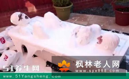 男性健康从细节观察 为何小便有乳白色液体