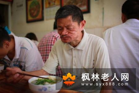 无牙老人该怎么吃?大家需要注意这几点