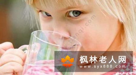 男人小便长期浑浊有哪些原因?急性尿道炎乳糜尿、前列腺溢液