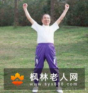 老人常做这几个腿部运动可以预防摔倒