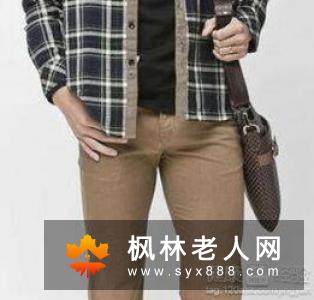 男性阴茎勃起后弯曲是怎么回事
