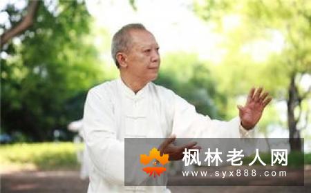 老年人选择散步健身还是暴走健身