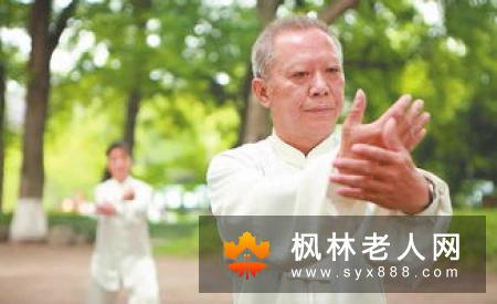 老人想要强健身体,适度锻炼少不了