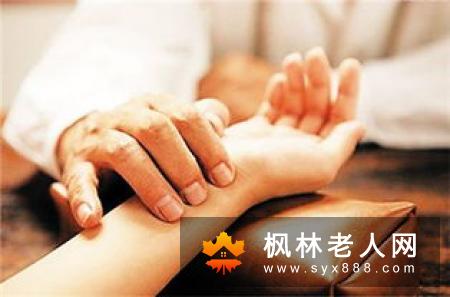 远离乳腺癌要注意生活习惯  女性务必要保健好自己的乳房