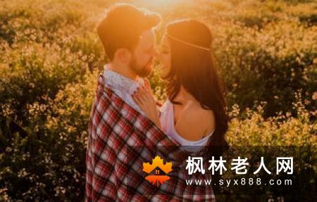 恋爱中,女孩都喜欢听到一些甜言蜜语,这样他们会感到无比的幸福