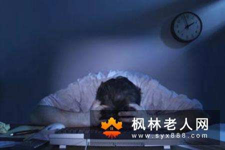 男人不注重个人卫生  引发狐臭引人尴尬