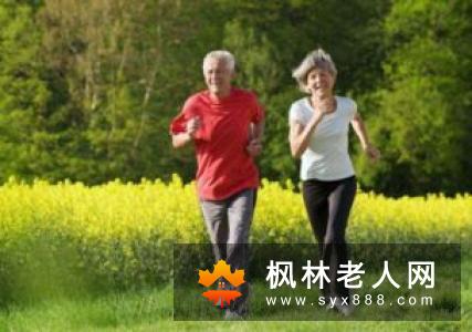 老人晚上散步怎么做才更科学  这样更养生