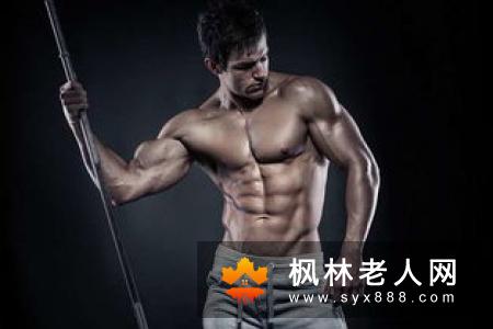男人怎样锻炼出胸肌哑铃是不可缺少的器材