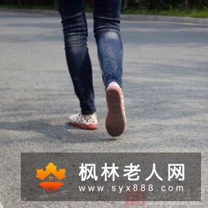 老人每天散步适合多久  如何达到锻炼的效果