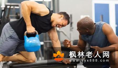 喜欢散步健身的老人需要留心这些问题