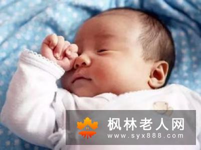 眼睛白内障表现