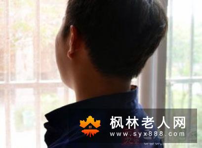 男性应定时自检防不育