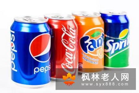 喝碳酸饮料会损伤牙齿 这种危害还只是小儿科