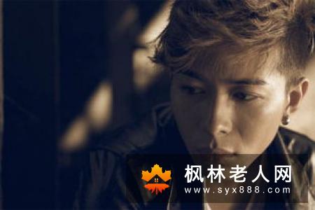 男性“中年危机”八迹象打情骂俏为证…