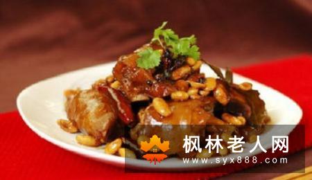 桌上要讲究搭配,正确的搭配可以让我们获得更多营养