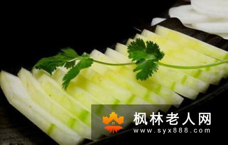 对男性来说,每周吃3次大葱或细香葱,可炒菜、凉拌食用,也能当成调味剂