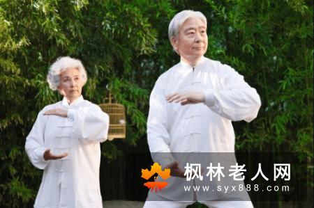 老年人在冬季晨练需要注意什么