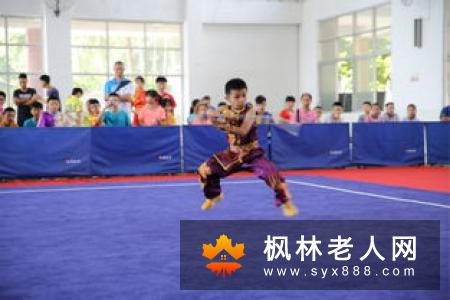 练习太极剑怎样掌握三种腿法