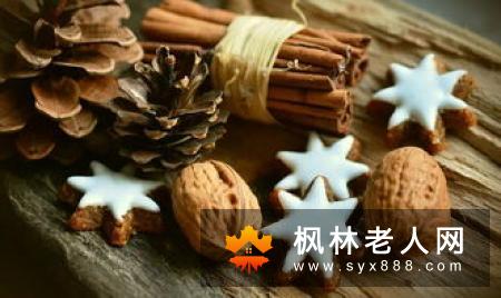 老人应多吃长寿的腰果  那些坚果适合老人吃呢