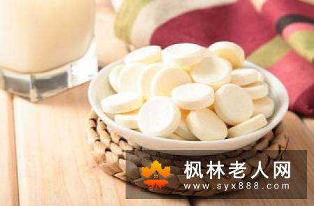 不要盲目的吃保健品  中老年人如何正确补钙？