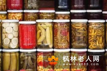 老年人补钙要适当，当心补过量