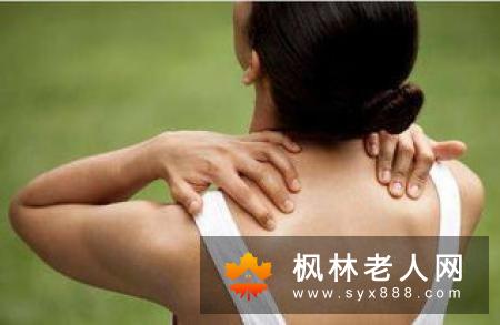 老人注意：运动时颈部活动太剧烈或引起脑中风！