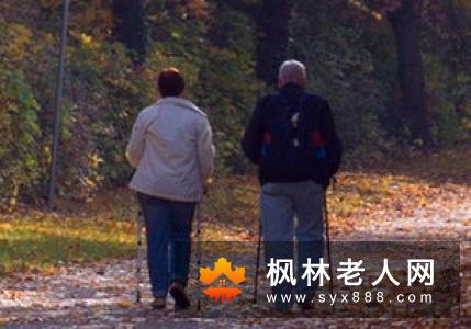 老年人散步养生应该注意哪些事项？