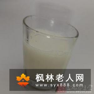 老人失眠可以吃安眠药吗 食疗方法有哪些