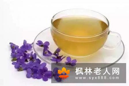 老年人巧吃梨能润肺止咳(1)