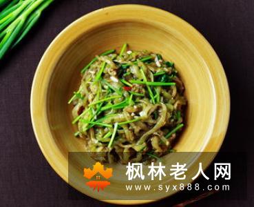 骨质疏松导致变矮 老人补钙食谱