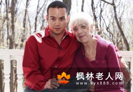 四成英国老人喜爱上网