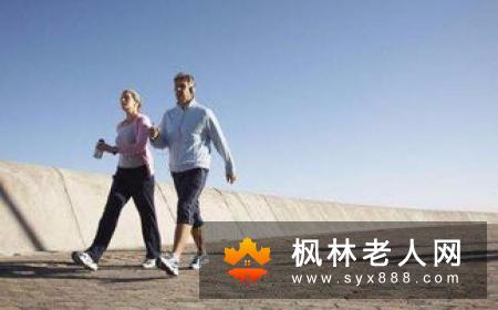 小动作有大作用  老人更需多运动