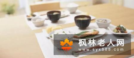 秋季晨练前要不要吃早饭？晨起锻炼先做什么好