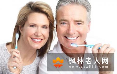 老年人牙周病的原因是什么？