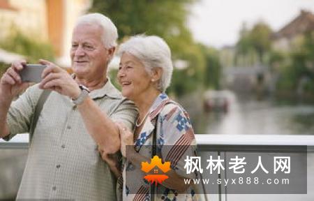 春季旅游好时机 老人出游注意事项