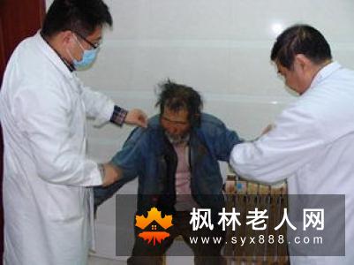 老人腿脚麻木是为何？该怎么护理