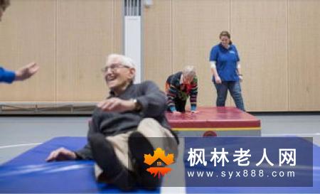 如何预防老人跌倒？这些生活细节要注意